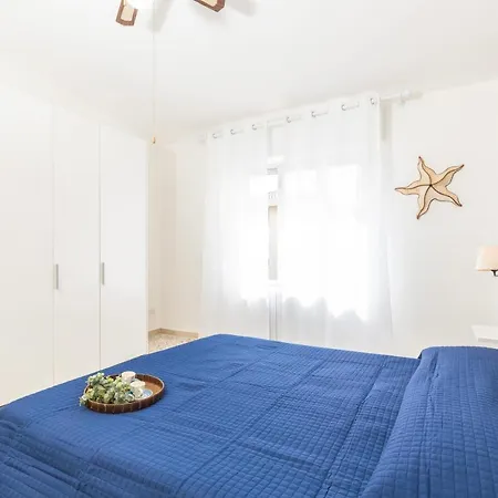 Coastal Apartment *